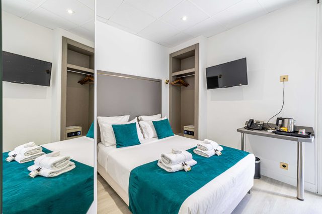 Residence Avaton - Bedroom Balcony - Cannes Palais
