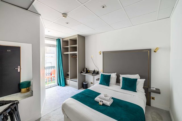 Residence Avaton - Bedroom with private Balcony