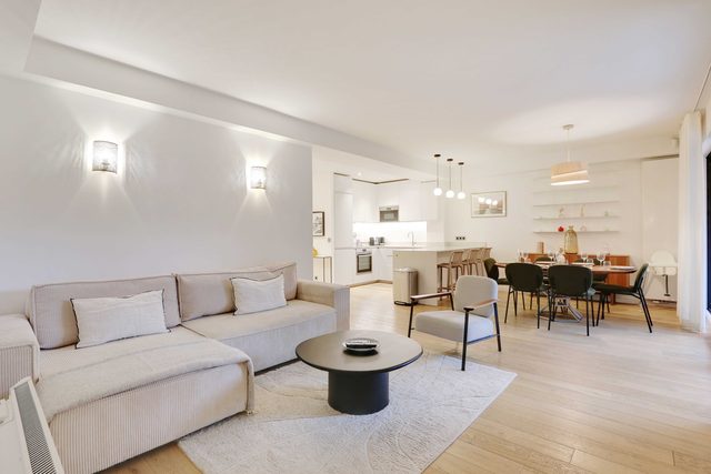 Passy / Eiffel Tower - Amazing 2BR with garden