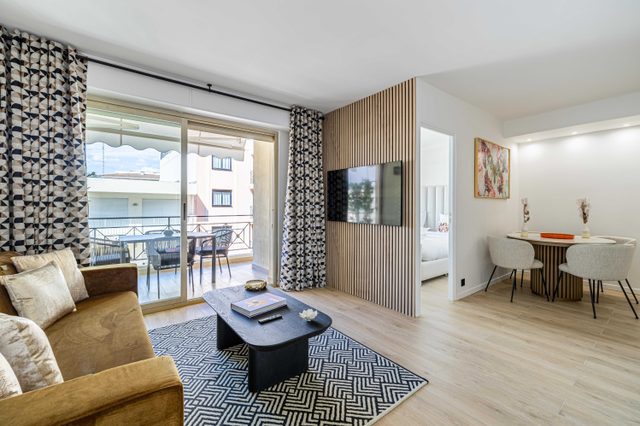 Harmonie with private terrace - near Croisette