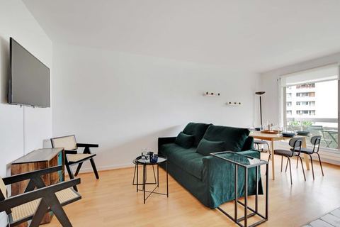 Elegant apt private balcony 2BD/ 6P - Levallois