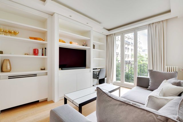 Charming Appt with a/c- 1bd/2p - Eiffel Tower view