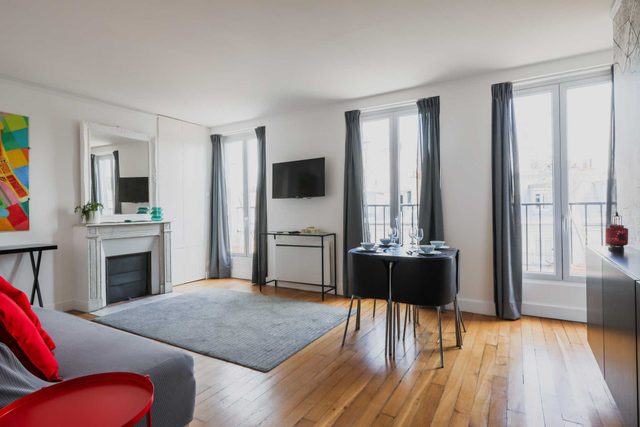 Luminous 1BDR with A/C & Balcony - Marais / Louvre