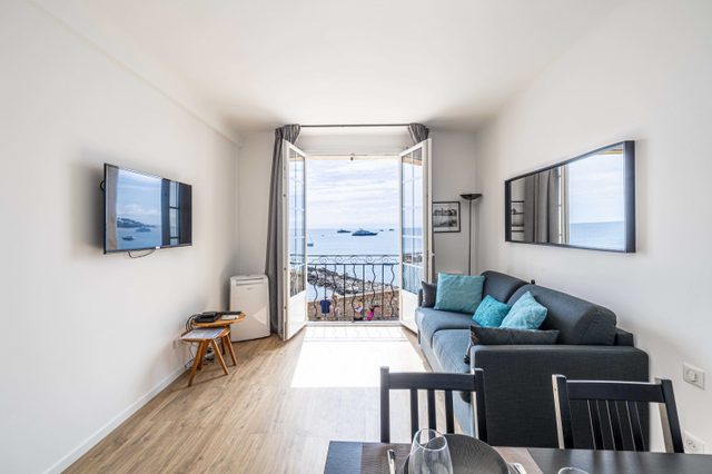 Charming 2 bedroom Flat, sea view - Antibes Centre