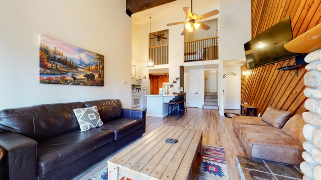 Sleeps 8- Close to The Village, Outdoor Activities — Mammoth Lakes, CA