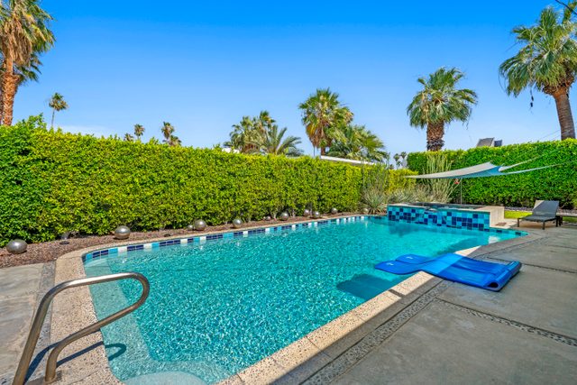 Palm Springs Pool Home Near Airport Sleeps 6