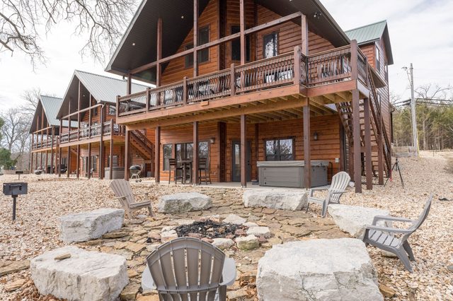 Jax5-Lake Escape — Branson, MO