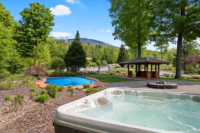 Idyllic Dorset Home: Serene Escape w/amazing views — Dorset, VT