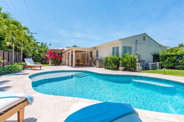 352 Linda Ln. Wpb