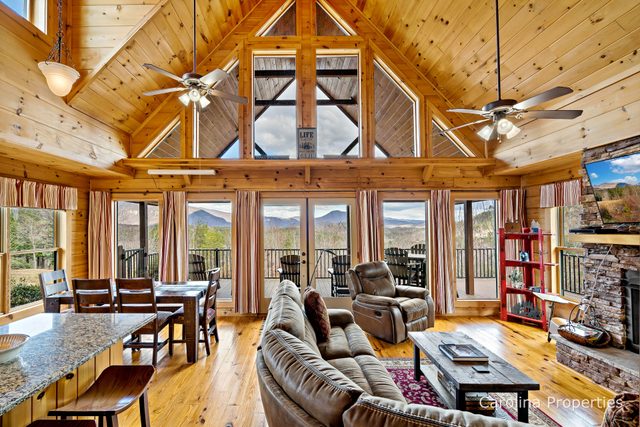 Cozy Bear Lodge