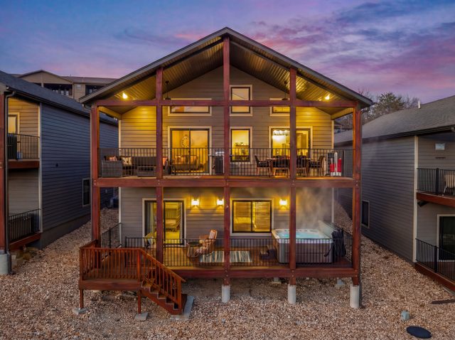 Jax 86- Rockin Crawdad Retreat — Branson, MO