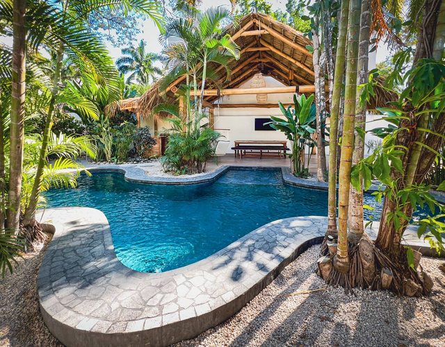Blue lagoon & garden oasis by the beach Casa Capri — Playa Potrero, Guanacaste Province