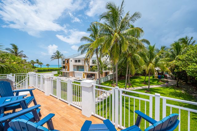 250 Mercury Rd. #11. Juno Beach