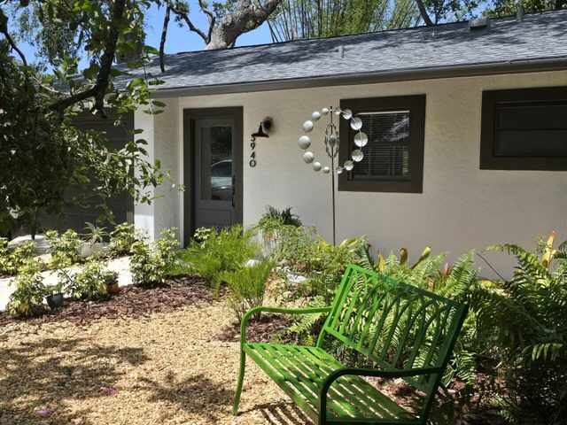 Gorgeous home with private garden!