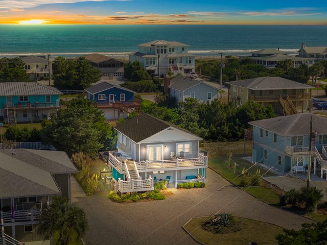 Lil'TipSea on Topsail Beach- Upstairs Only
