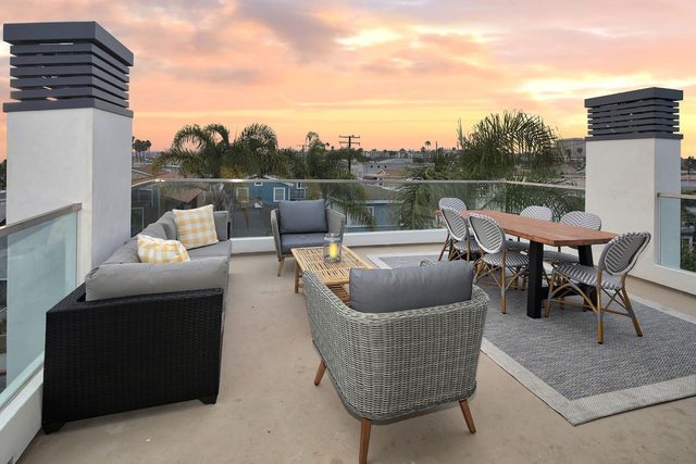 Sandy/Paradise — Newport Beach, CA