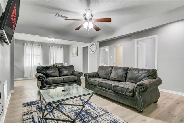 145 Schoolview — Bridge City, TX
