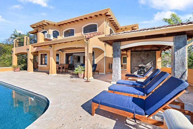 Villa Encantada Ocean view and  jungle lush — Potrero, Guanacaste Province