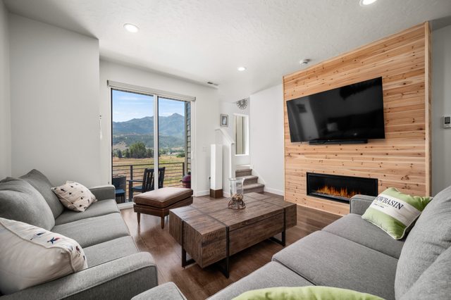 Ro5061 A/H/P — Mountain Green, UT