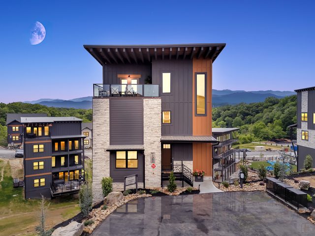 Creekside Lodge