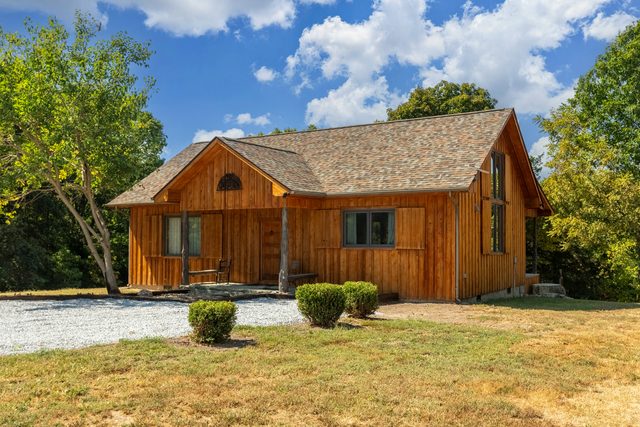 Cedar Hills Retreat — Dix, IL