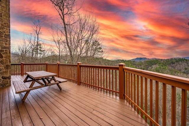 Over the Mountain — Pigeon Forge, TN