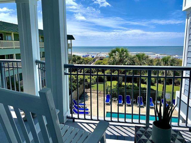 208 - 1140 Ocean Blvd.