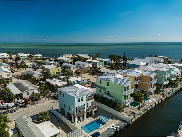 Blue Shell — Marathon, FL