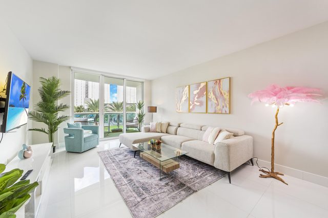 🌴 Sunny Isles Beachfront Oasis | Modern & Spacious 🌊