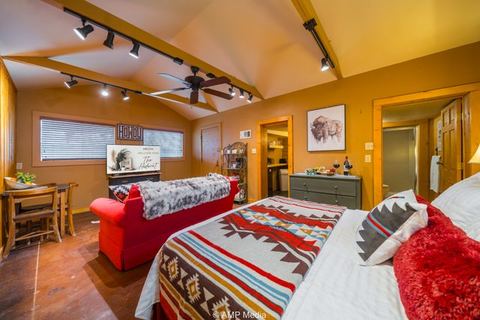 The Hideout - A Sayles Ranch Guesthouse — Abilene, TX
