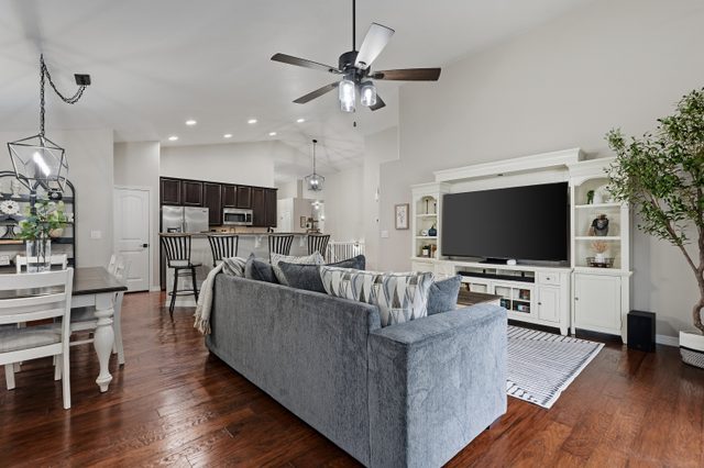 Suburban Hot Tub Retreat - Antila