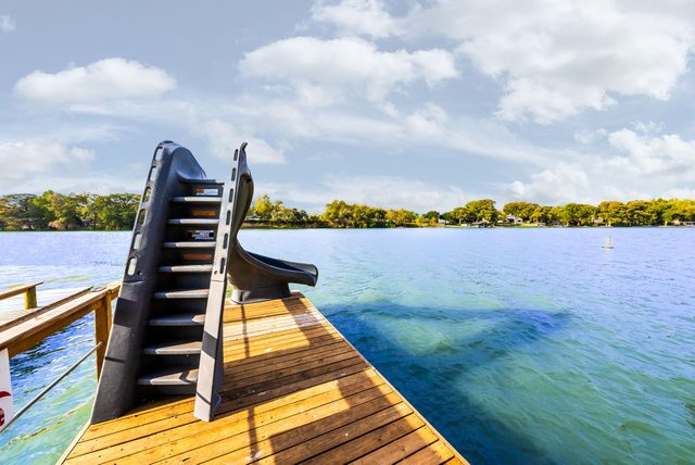 Lake Dunlap Entertainment Delight