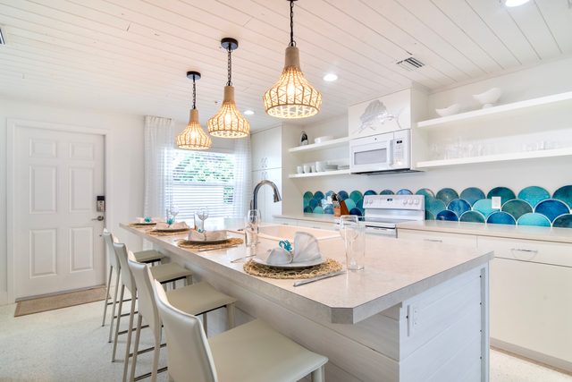 Suite #3 – Garden Views — Holmes Beach, FL