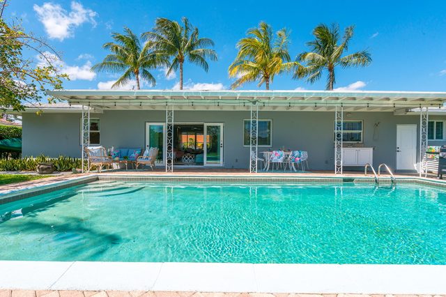 1124 Carambola Cir.
