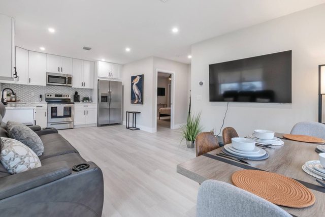 1101 N Victoria - Unit 3