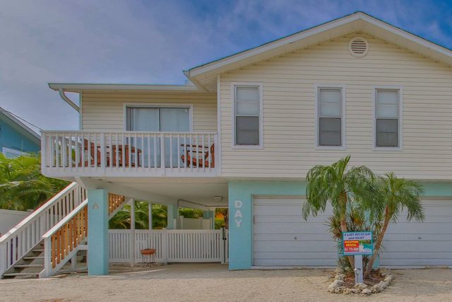 Cozy 'Day' side cottage w heated pool Dog Friendly