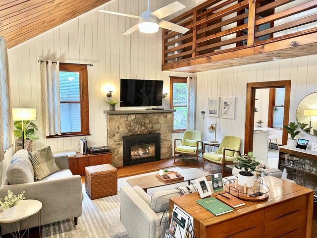 Stonewall Cottage — Baileys Harbor, WI