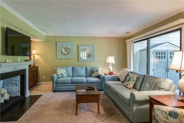 Inviting Townhome w/ Balcony & Private Gas Grill - Close to the Beach