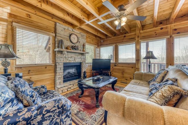 Family Friendly Luxe Mtn Getaway・Near Downtown