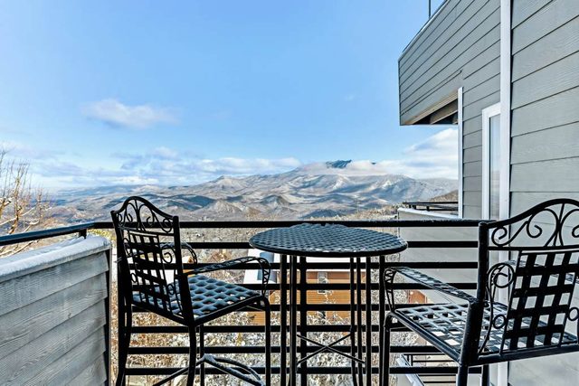 Close to Skiing & Downtown・Games・Fireplace・Views