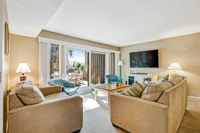 Family-friendly villa w/ golf course view and seasonally-heated complex pool