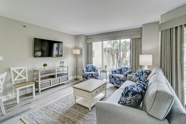 First-Floor, Oceanfront Condo w/Free WiFi, Balcony, Shared Hot Tub, Pool, Sauna