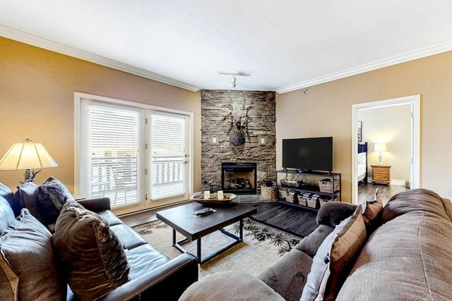 Central Condo, Sleeps 6, Jetted tub, Near Downtown