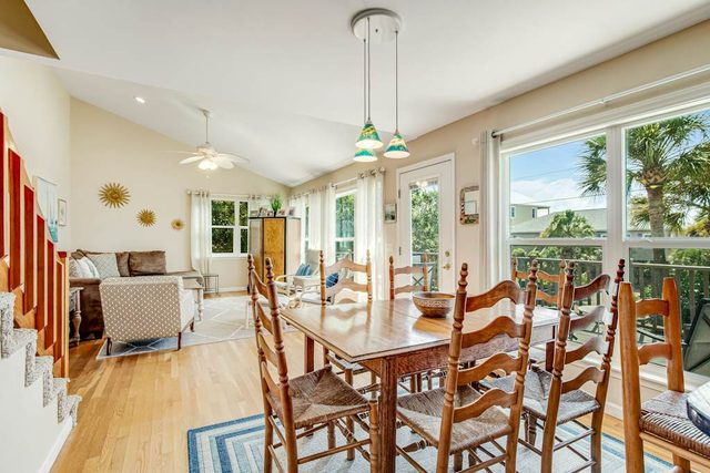 Relaxing oceanside home w/ multiple decks, outdoor shower- steps to beach access