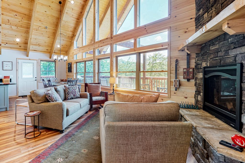 Hillside Cabin, Sleeps 10, Hot Tub, Stunning Views