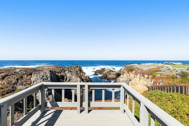 Oceanfront Sanctuary - Private Cove, Deck, Grill