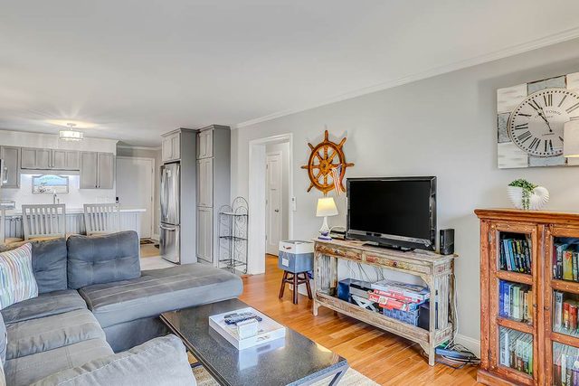 Ideal Island Gem W/ Shared Pool, Beach Access, Free WiFi, Private Balcony & More