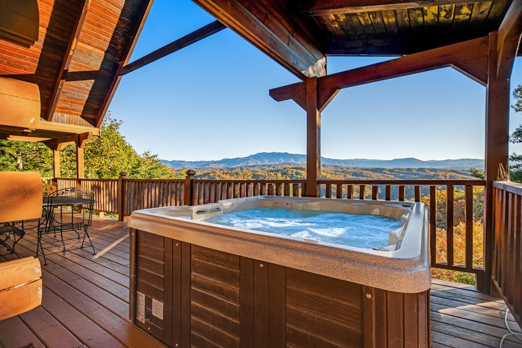 Cabin W Mtn Views, Sleeps 9, Decks, Private Hot Tub
