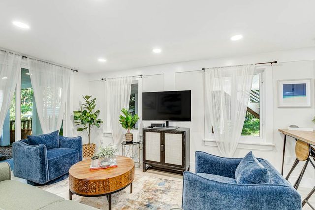 Beautiful home one block from the beach with terraces, two kitchens, & fast WiFi