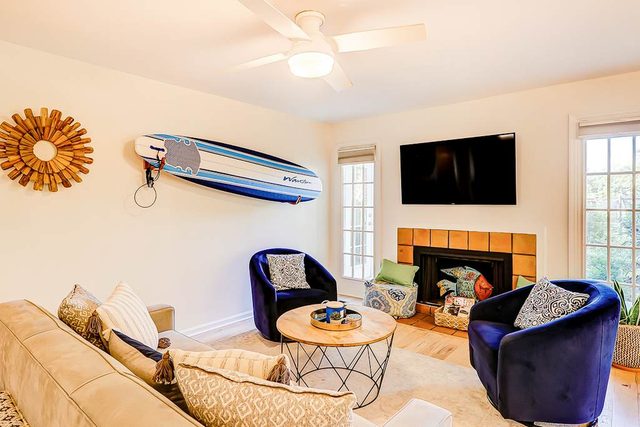Relaxing Evian condo w/ patio, pool, tennis, pickleball, beach, golf, Dogs ok